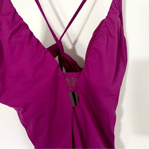 Cole of California Cross Back Plunge One Piece Maillot Swimsuit Berry 10 - Picture 4 of 7